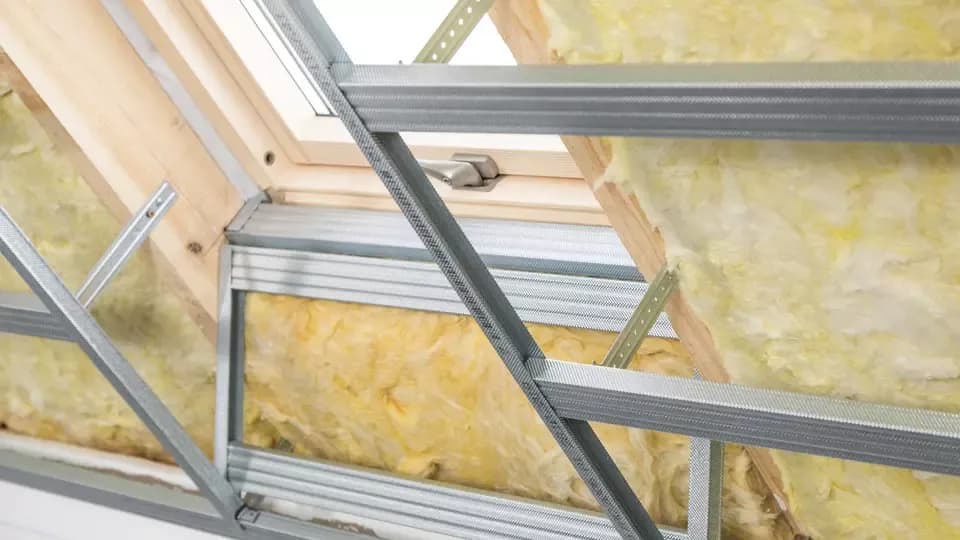 Jakie płyty na poddasze? Wybierz najlepsze materiały do izolacji i podłóg Jakie płyty na poddasze? Wybierz najlepsze materiały do izolacji i podłóg