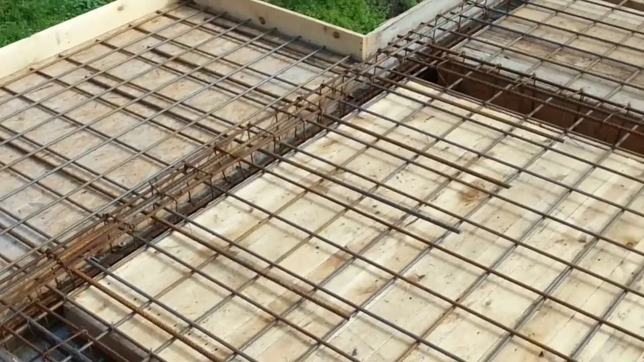Ile zbrojenia na m2 stropu? Kluczowe informacje dla budowy Ile zbrojenia na m2 stropu? Kluczowe informacje dla budowy